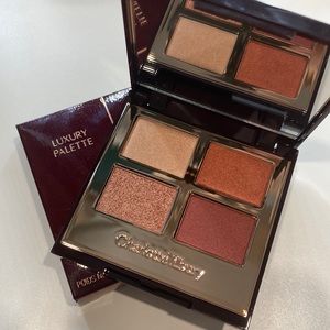 Charlotte Tilbury luxury palette in walk of no shame